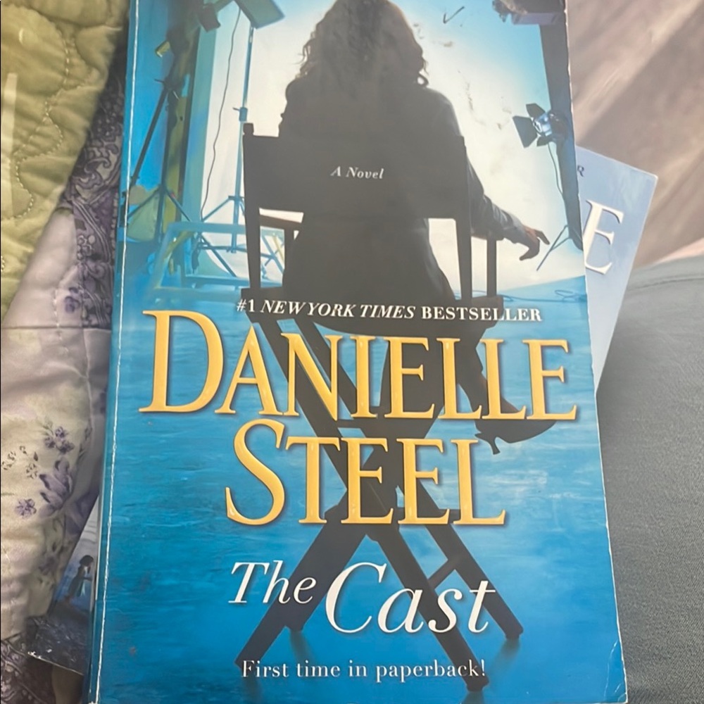 Danielle Steel 'The Cast' Paperback Book